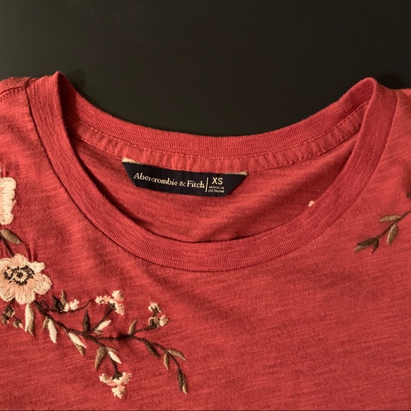 Abercrombie Embroidered Tshirt - Picture 4 of 6